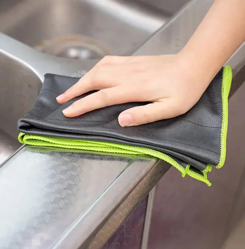 Chiffon microfibre carbone multi-usage — vitres et surfaces NovaPlace